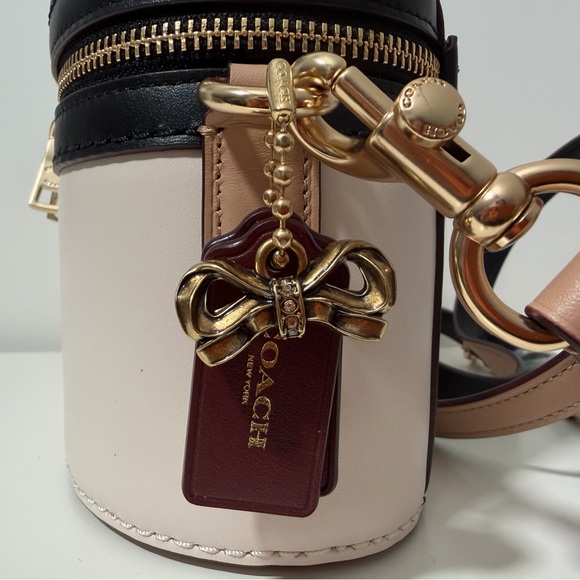 Coach x Selena Gomez Trail Bag - Picture 5 of 13